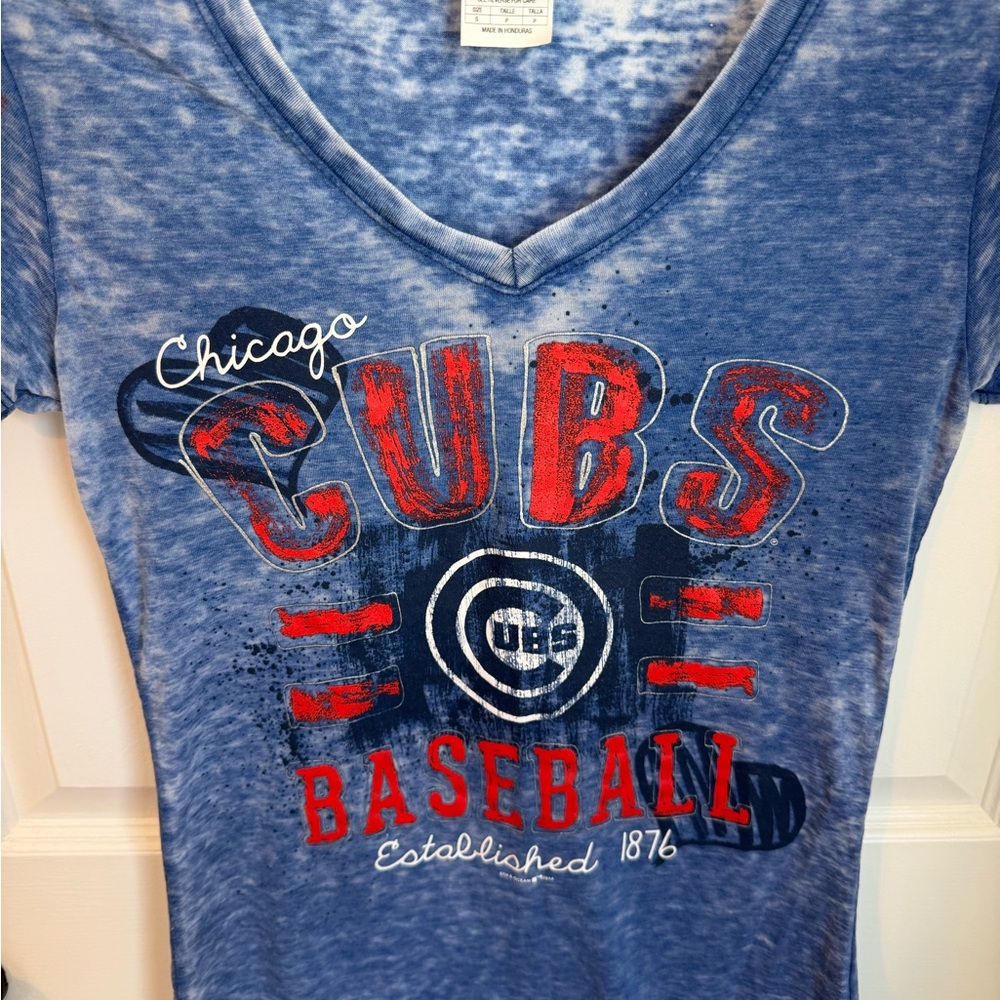 Chicago Cubs Burnout Blue and Red Graphic T-Shirt - Picture 3 of 11
